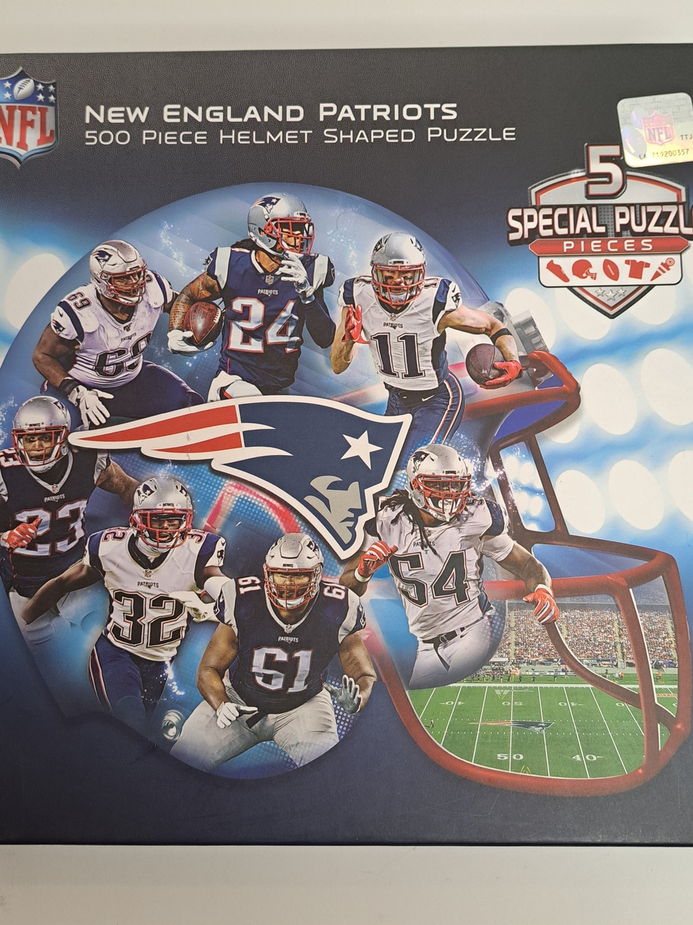 N. E. Patriots 500 Piece Helmet Shaped Puzzle Used, No Missing Pieces